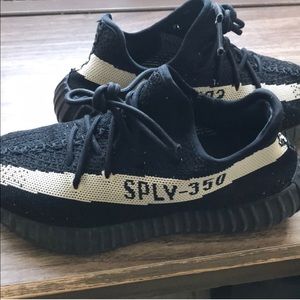 REAL YEEZY BOOST 350 v2! Make an offer!